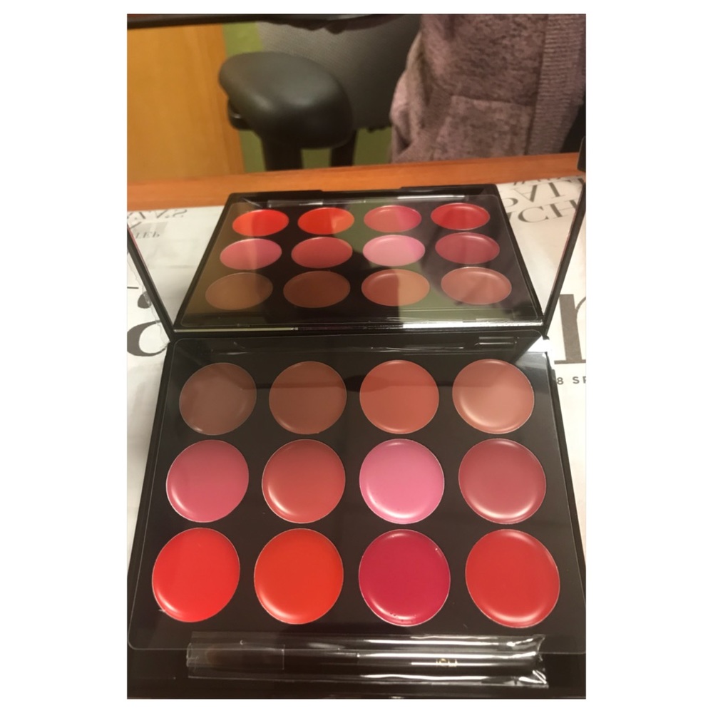 Brand New. ISH Lip Statement Palette